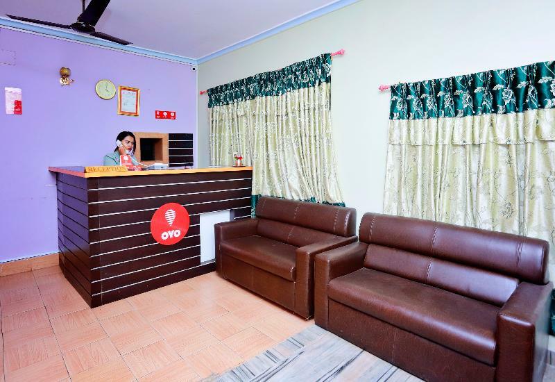 Oyo 575 Api Suites Покхара Екстер'єр фото