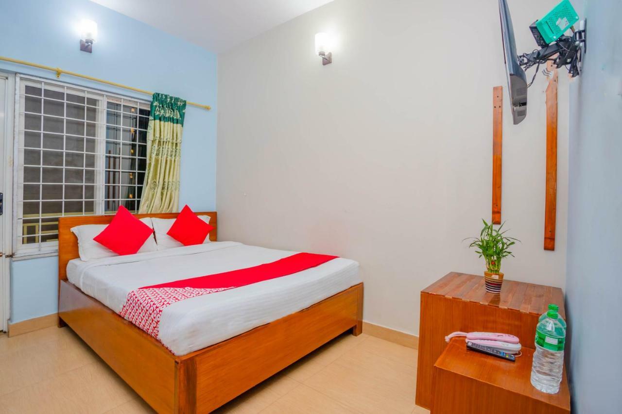 Oyo 575 Api Suites Покхара Екстер'єр фото