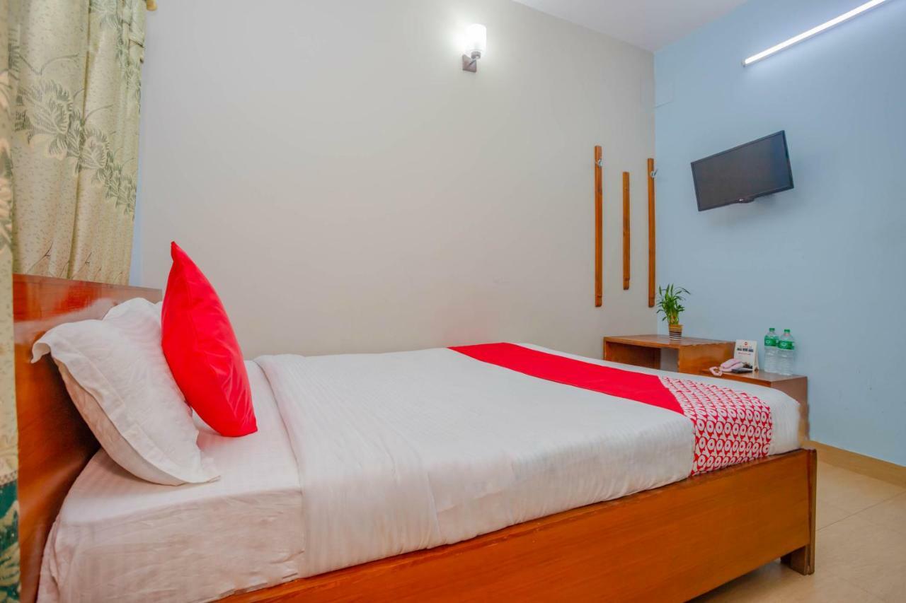 Oyo 575 Api Suites Покхара Екстер'єр фото